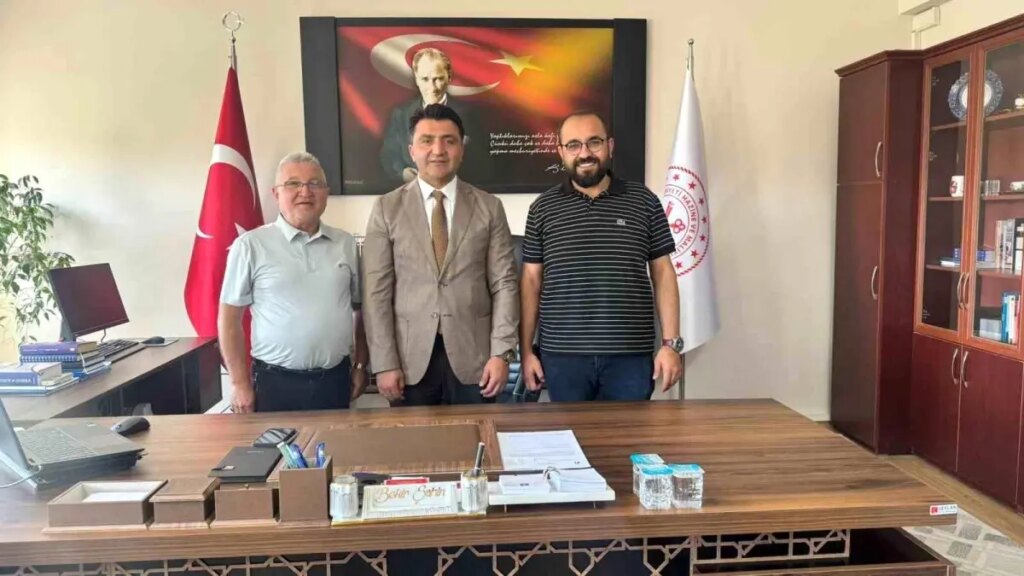 ak parti bilecik merkez ilce baskani servet yilmaz defterdar bekir sahini ziyaret etti uSJS8HLY