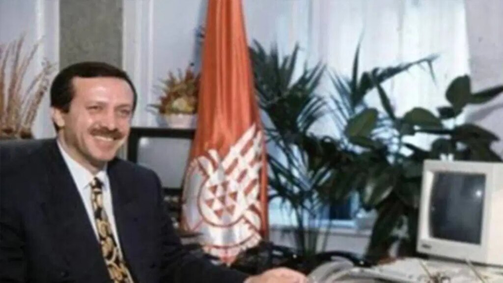 Deniz Yavuzyılmaz’dan çarpıcı video! ‘Türkiye’de en çok yerden aynı anda maaş alan kişiyi tespit ettik’