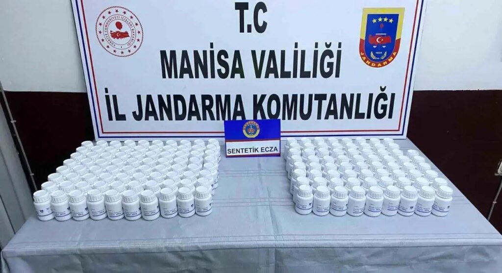 Manisa’da Otoyolda 8 Bin 740 Sentetik Hap Ele Geçirildi