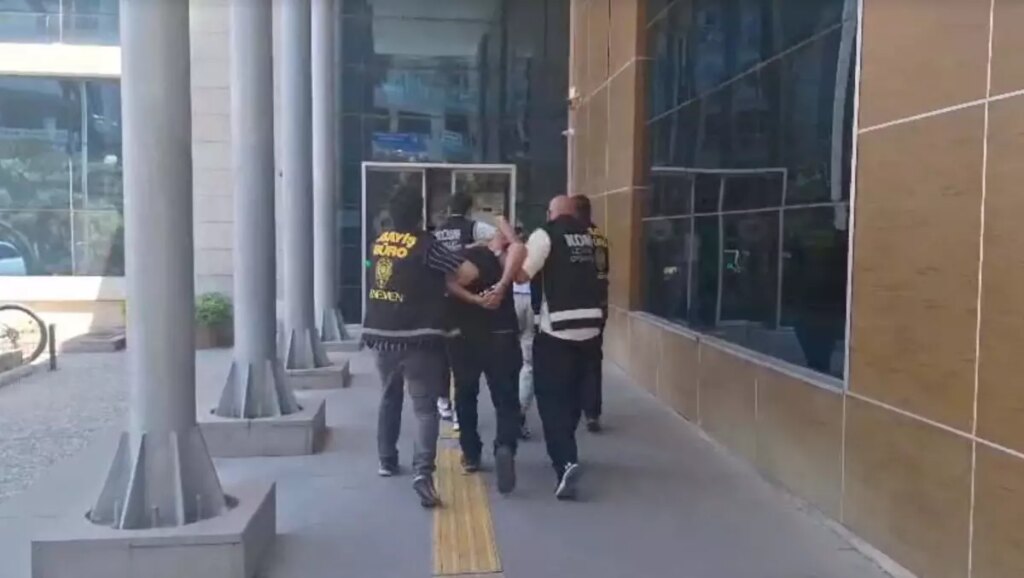 menemende patlayici atan 3 kisi tutuklandi 3PxNKA4u