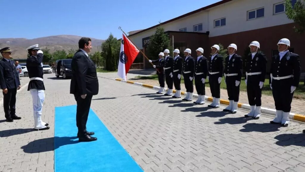 polis akademisi baskani erzincanda U7blLUk3