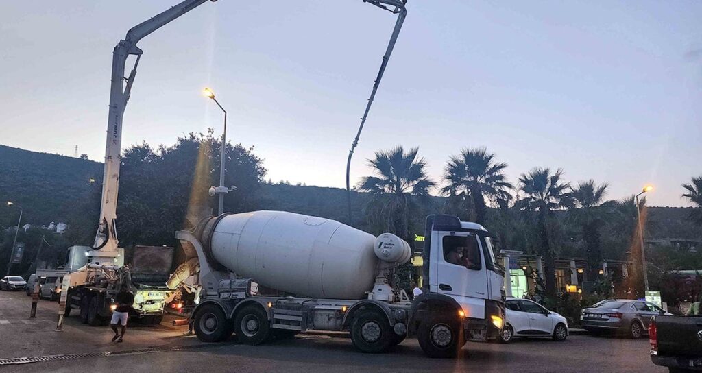 Yasağı takan yok: Bakan Ersoy’un beş yıldız otelinin önünde beton döktüler