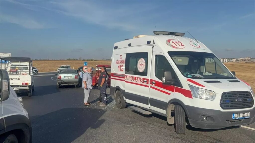 corluda triportor devrildi 2 yarali 4NkmiG5Q