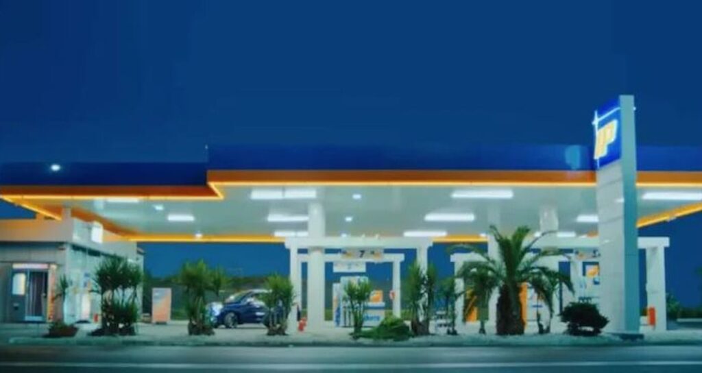 Dev akaryakıt istasyonu kardeş ülkeye satıldı! Binlerce şubesi bulunuyor