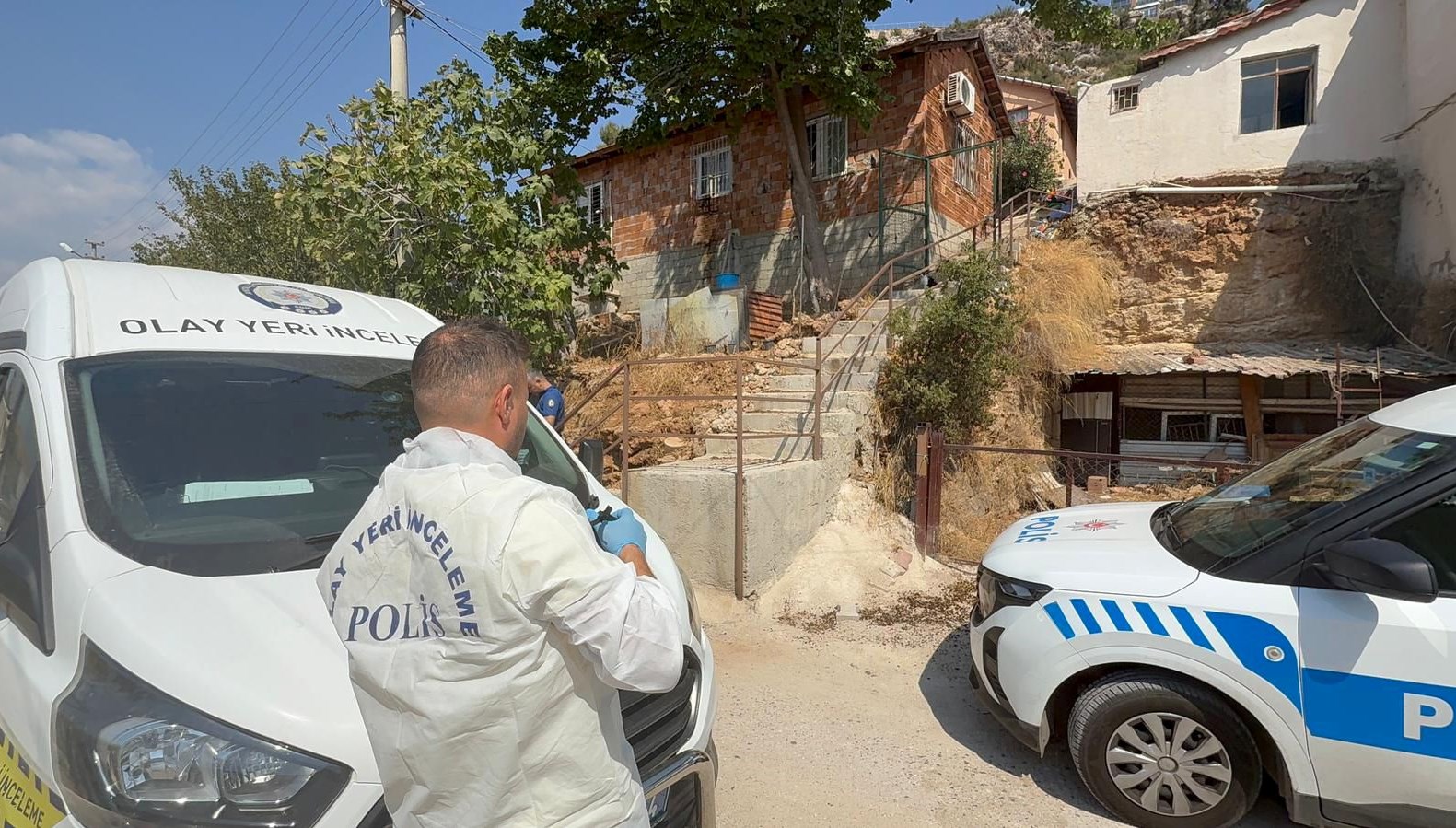 merdivenlerden dusen adam oldu 23hrxb49