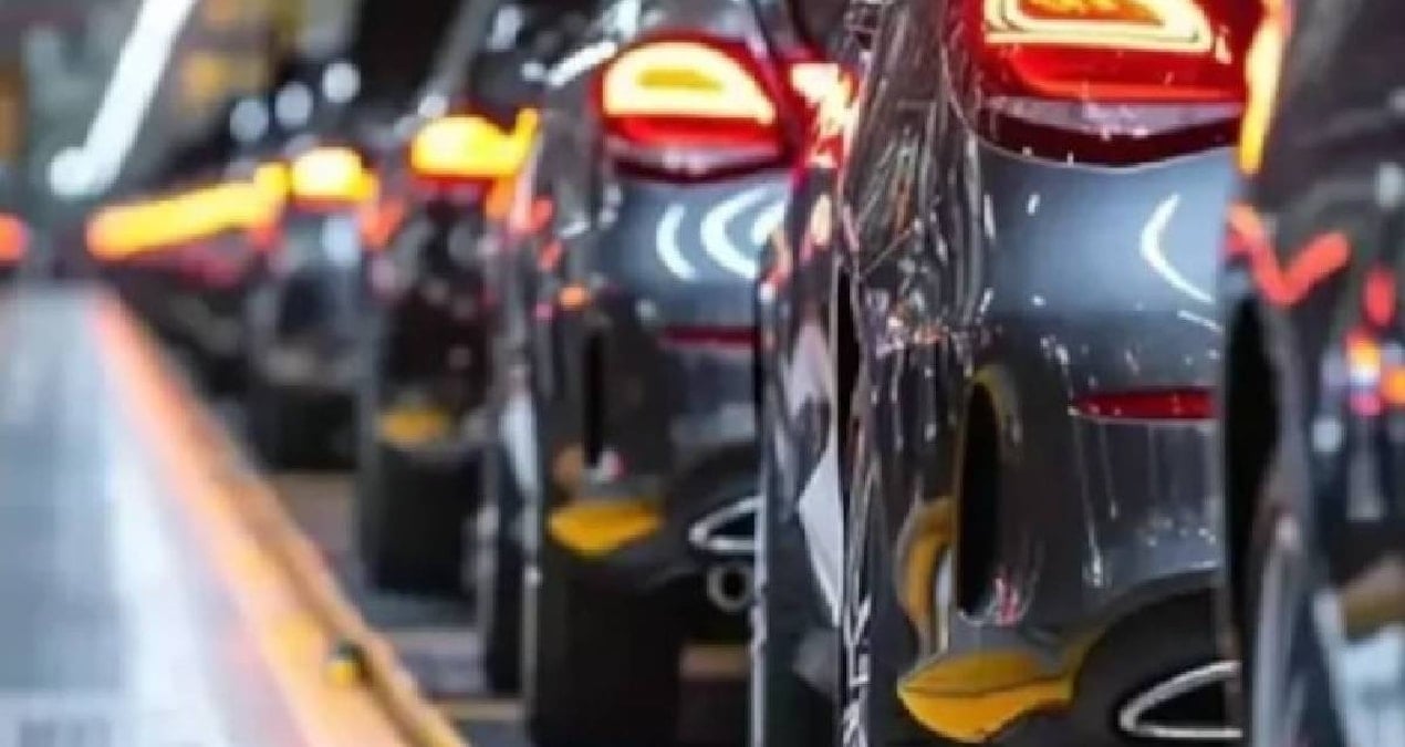 otomotiv sektorunde dengeler degisti yeni elektrikli arac apar topar iptal edildi e4xWAXrH