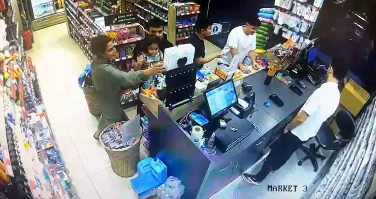 beyoglunda oyuncak hirsizligi 8UNNZjCN