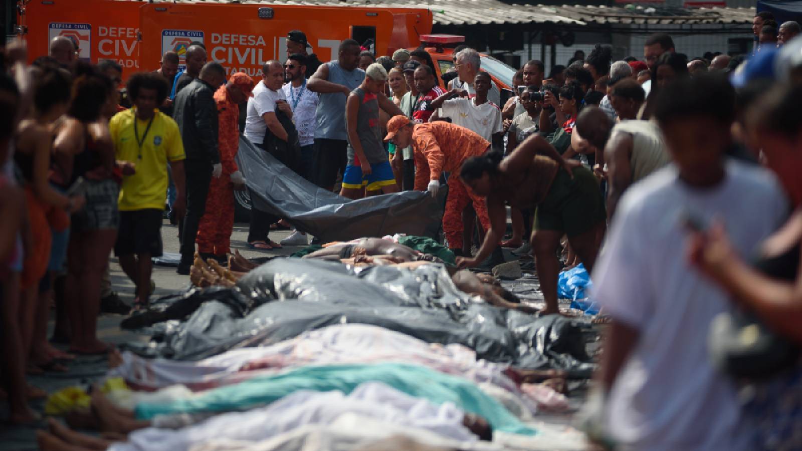 brezilyada guvenlik guclerinin uyusturucu operasyonunda 4u polis 119 kisi oldu SLSPmE5v.jpg