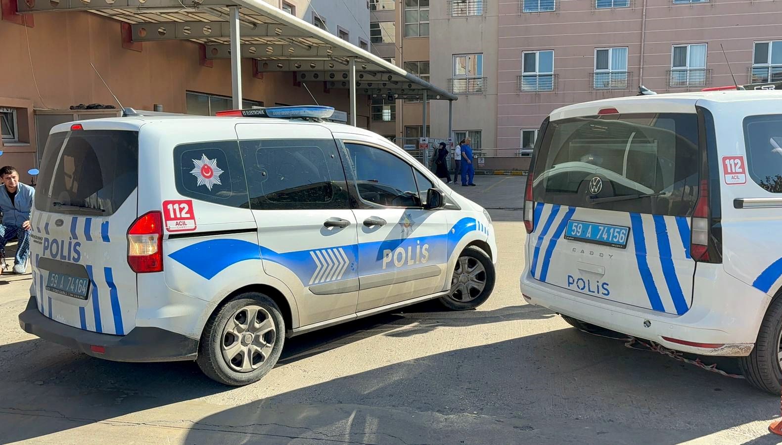 cenaze evinde silahlar konustu 2 olu yxXTPZ26