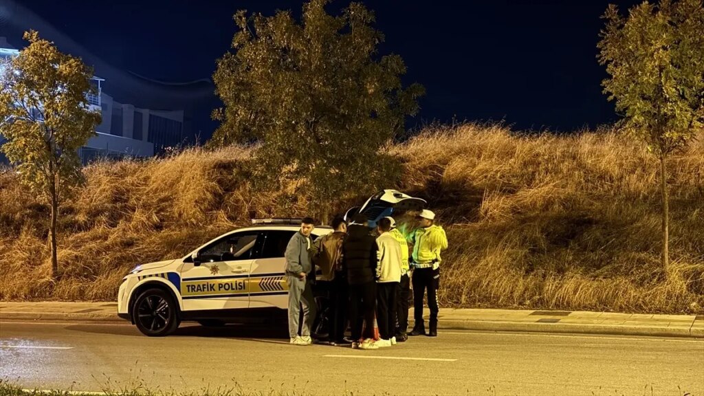 edirnede asayis ve trafik denetimi kavga sonrasi yaralilar hastaneye kaldirildi MHDJP9lH