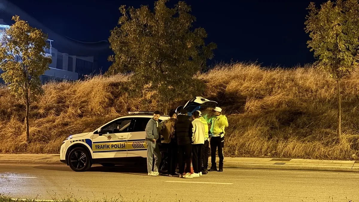 edirnede asayis ve trafik denetimi kavga sonrasi yaralilar hastaneye kaldirildi MHDJP9lH