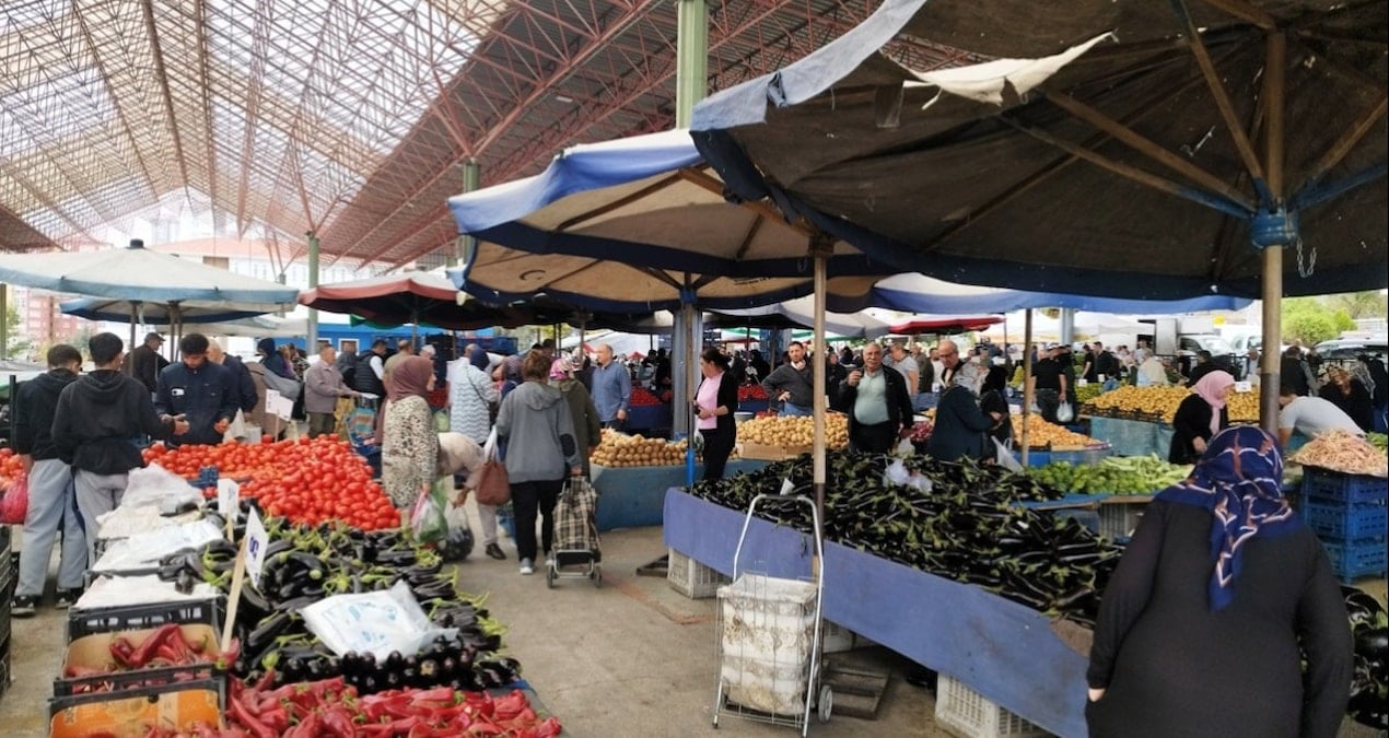 halk pazara artiklari toplamaya gidiyor 8DR4ijiL