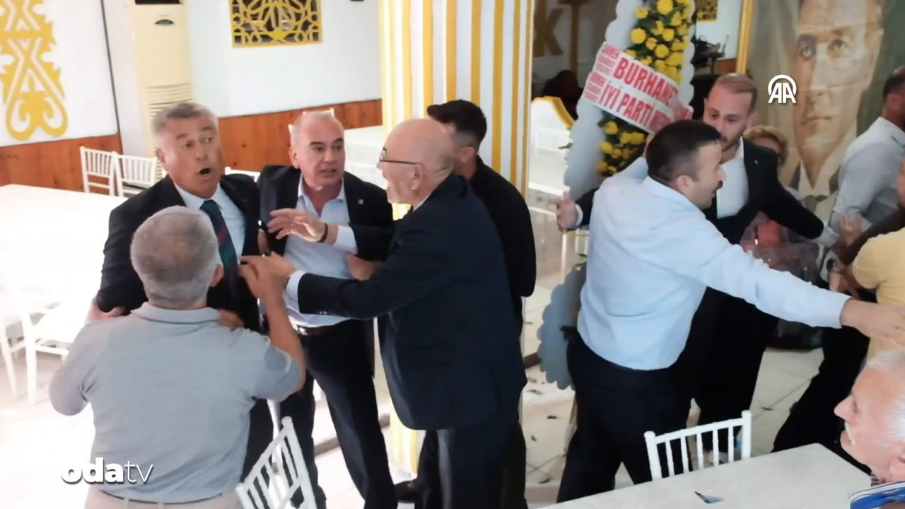 iyi parti kongresinde arbede yasandi yrwuNuSd.jpg