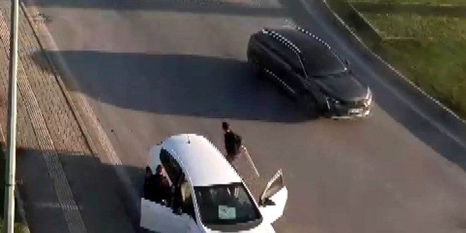 polise sopayla saldiran surucu tutuklandi ZcRGBAQD.jpg