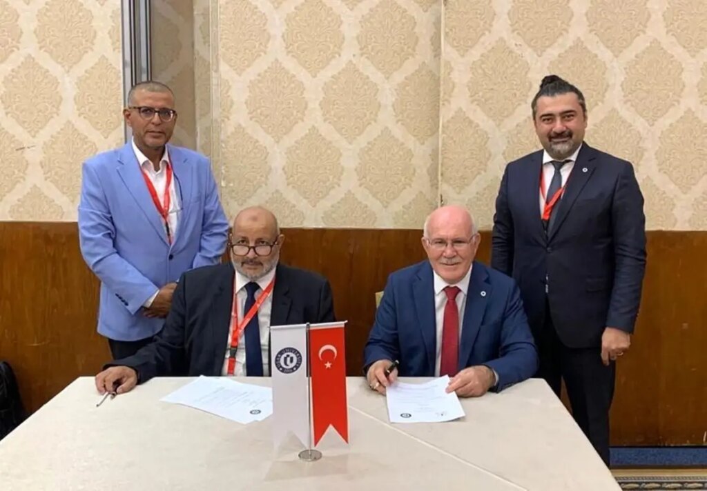 usak universitesi tunusta turk arap universite rektorleri kongresinde is birligi protokolleri imzaladi 15NYkcYr.jpg