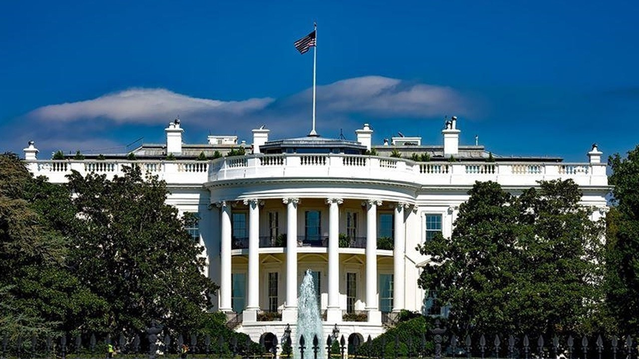 beyaz saray abd baskani trump pazartesi gunu suriye cumhurbaskani sara ile gorusecek F7EasCmG.jpg