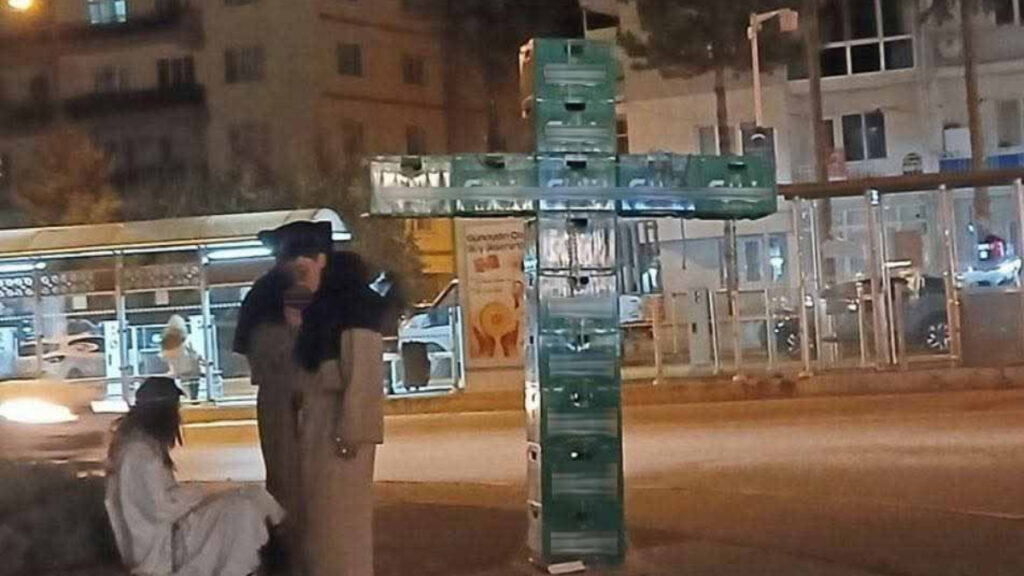 eskisehirde bira kasalariyla hac isareti yapan 3 kisi gozaltina alindi iuRUMnqm.jpg