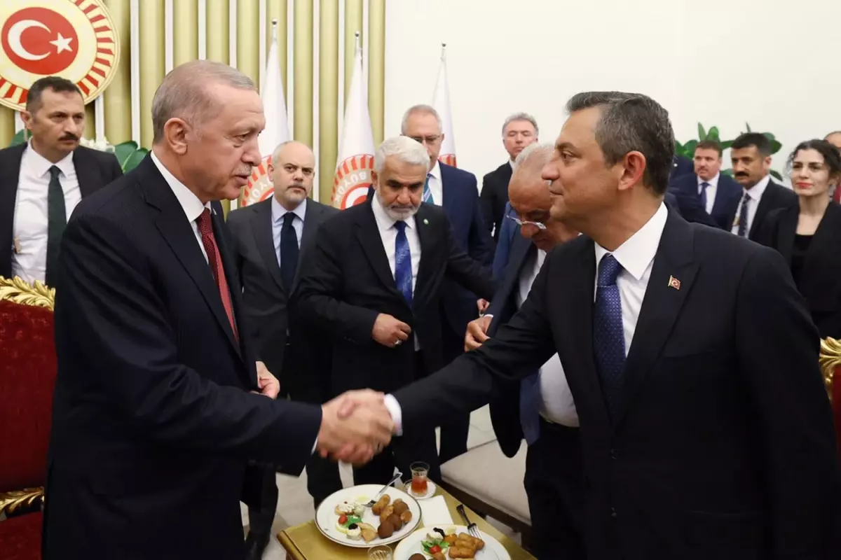 ozelin aciklamalarina ak parti cephesinden ardi ardina tepkiler iitgK4NV.jpg