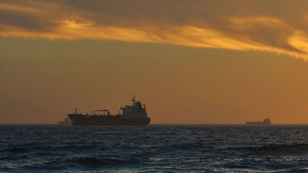 petrol tasimaciliginda buyuk donus tankerler kirlenerek servet kazaniyor HGpmmR6J.jpg