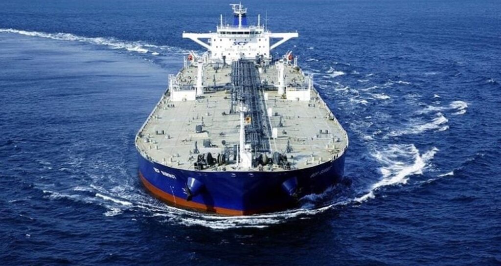 Rusya’ya ham petrol taşıyan gemide yangın