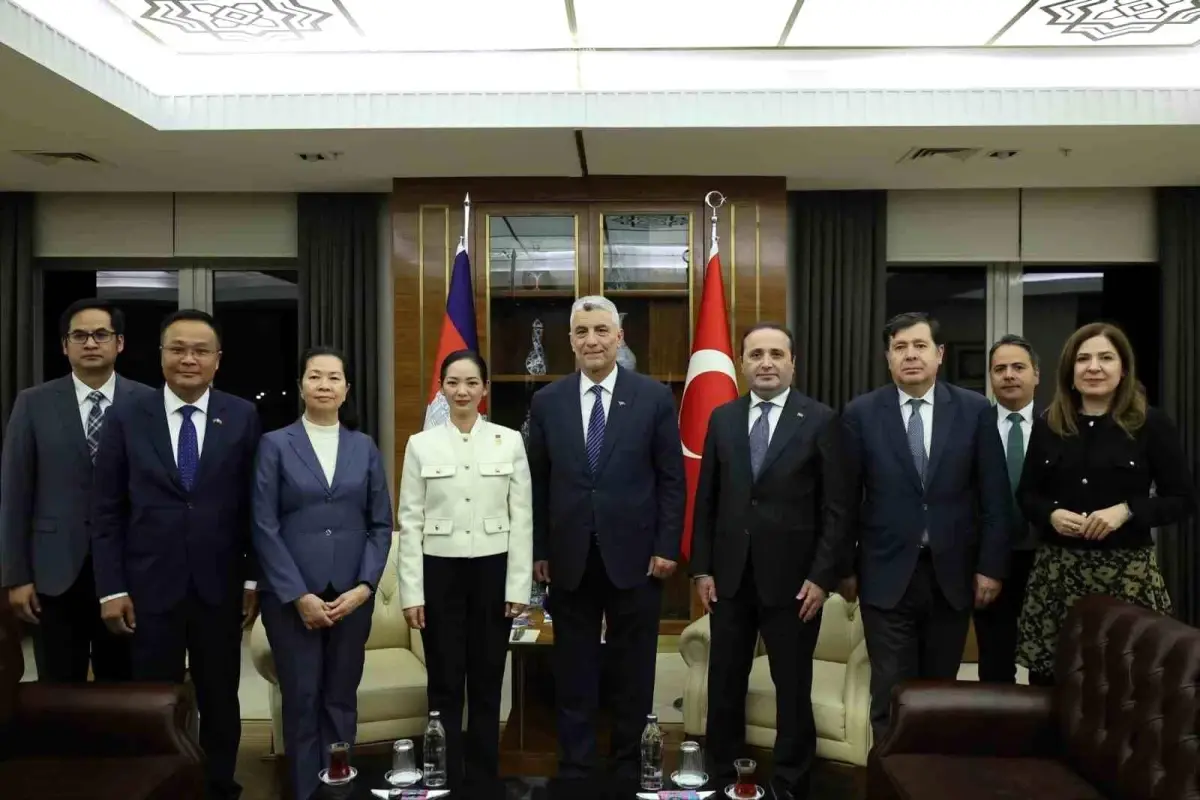 turkiye ve kambocya ticaret bakanlari ikili iliskileri gorustu QbkgSKdn.jpg