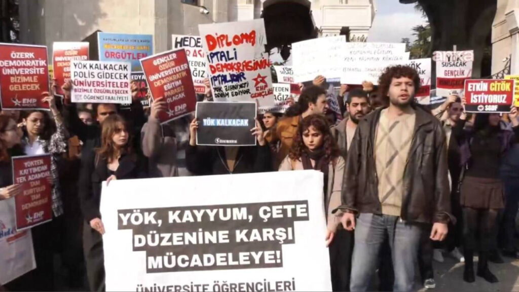 universite ogrencilerinden beyazit meydaninda yok protestosu EZHT7wNn.jpg
