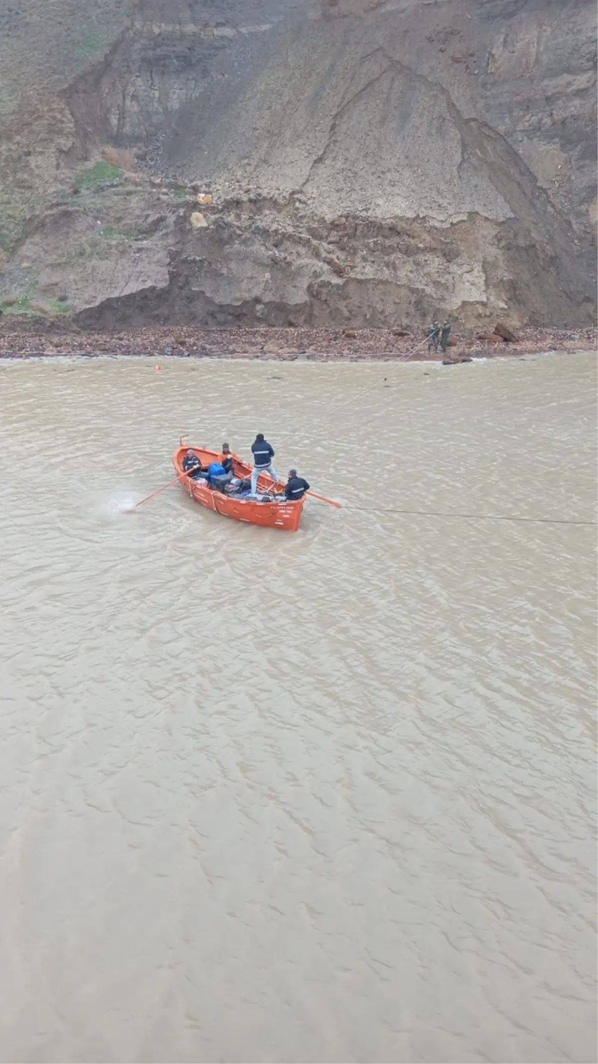 Karadeniz’de Türk Gemisi Karaya Oturdu