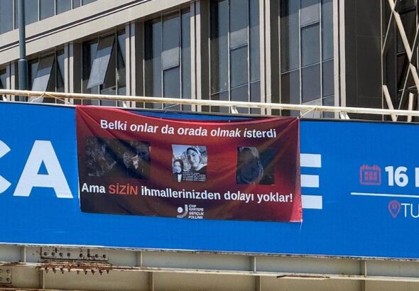 olen-genclerin-fotograflariyla-erdoganin-etkinligine-protesto-Utx44bn7